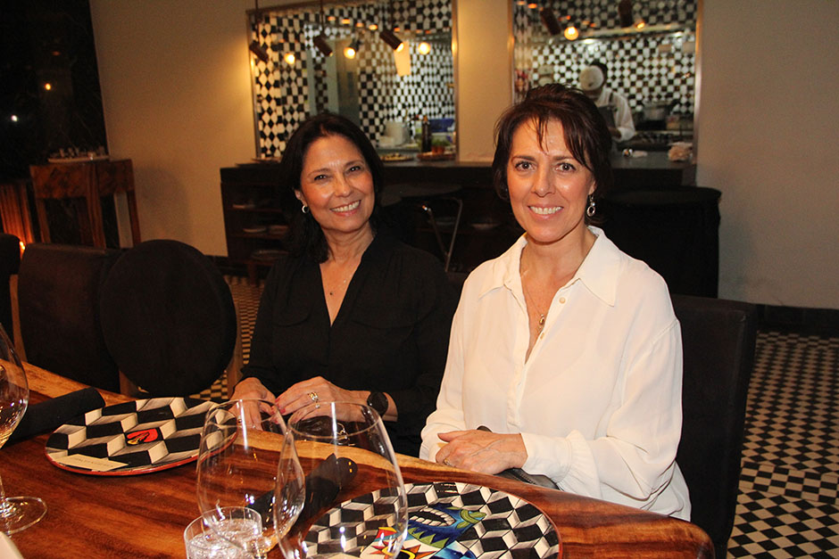 Cecilia Gómez y Mónica Rafful.