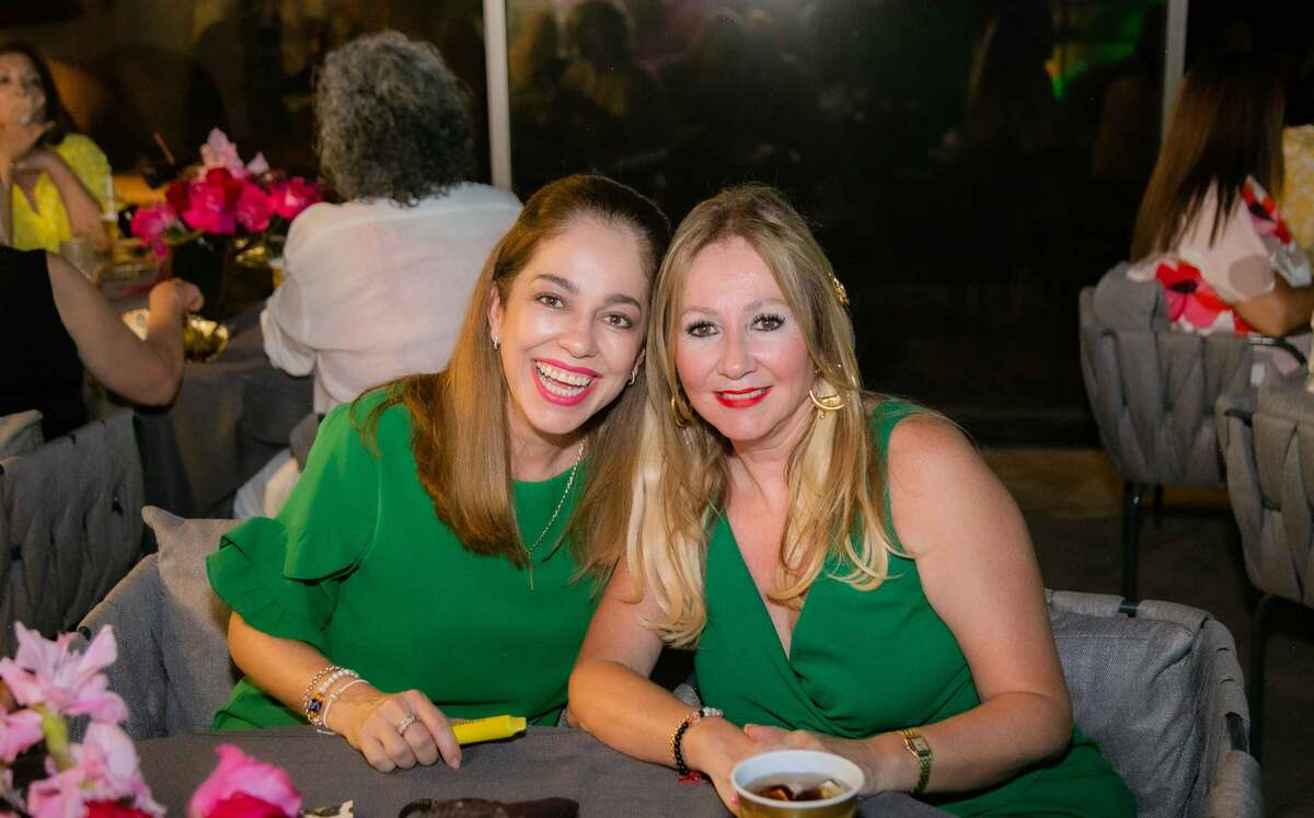 Sofía Martínez de Benítez y Marcela Ayala
