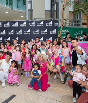 Show temático en Plaza Central
