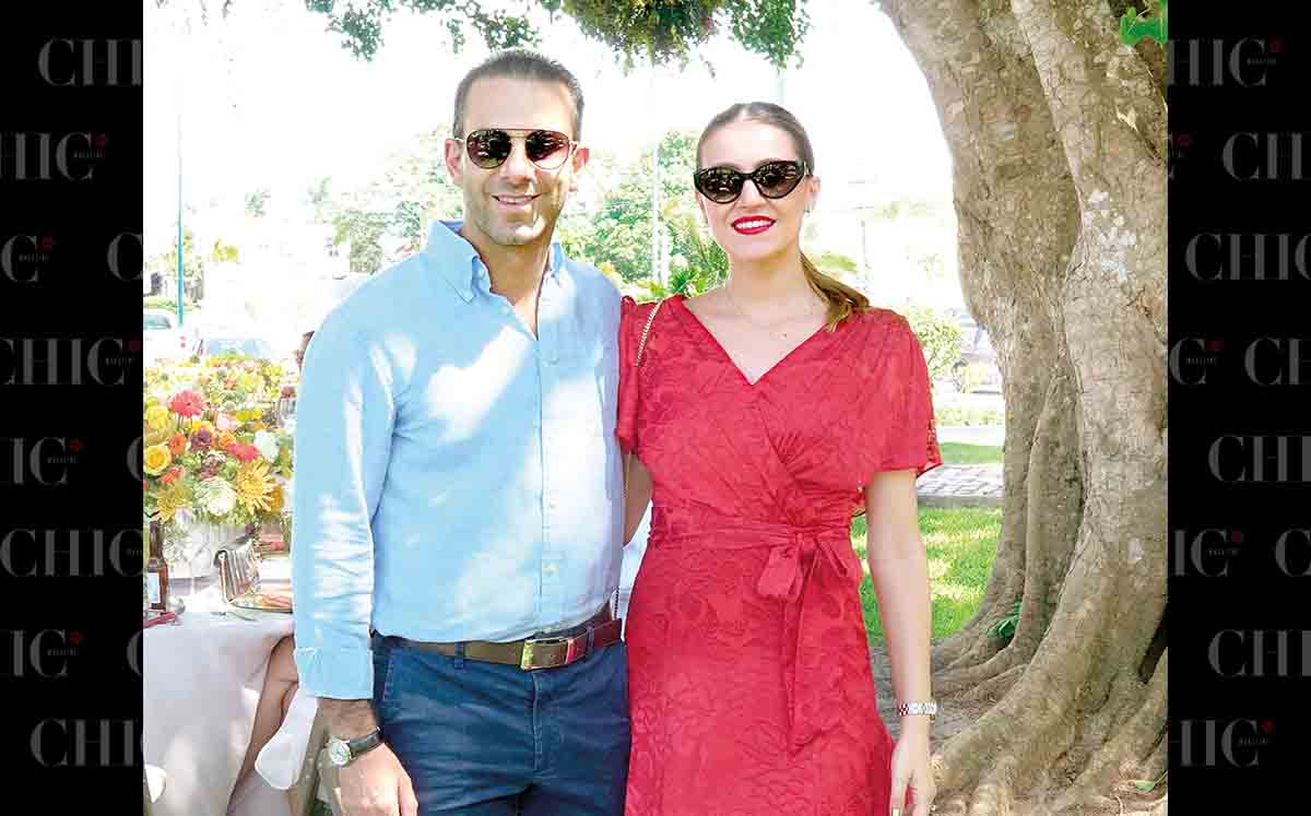 MON MARON E IVONNE DE MARON llegaron con sus mejores outfits al bautizo de Ana María