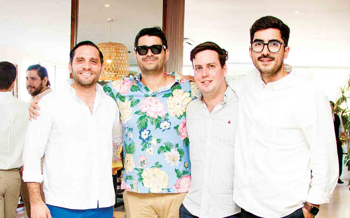 KARIM BALDIT, JOSÉ IRABIEN, JUAN CASTRO Y CARLOS ANZURES presentes en el bautizo de NICOLÁS GARCÍA