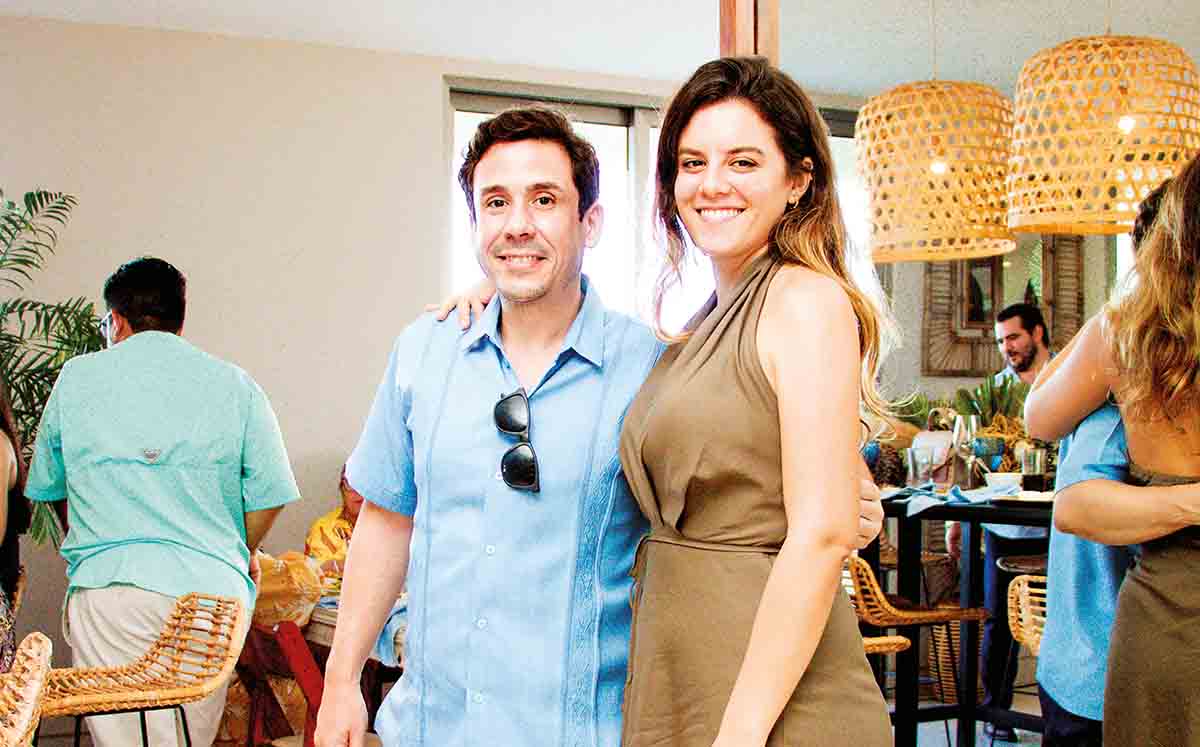 LUIS CONDE Y ANGIE TALAMAS presentes en el bautizo de NICOLÁS GARCÍA