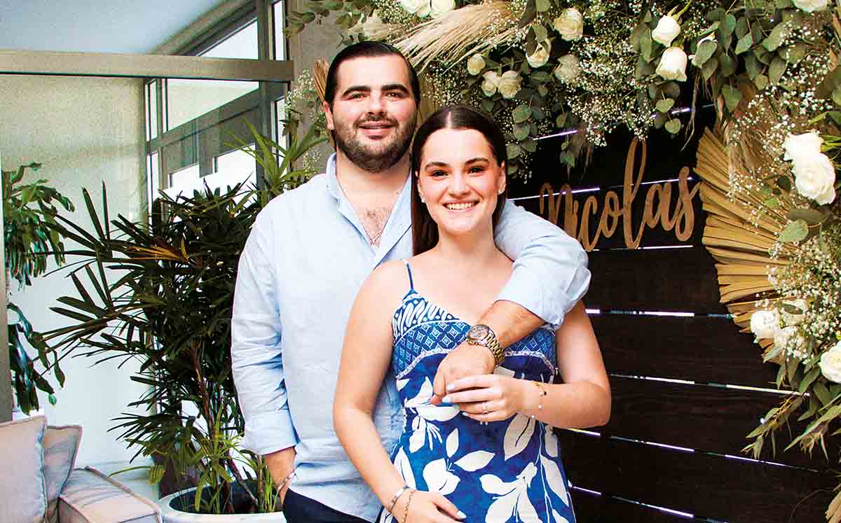 CARLOS QUINTANILLA Y MÓNICA MARTÍNEZ, presentes en  la Torre Marmara de Velamar
