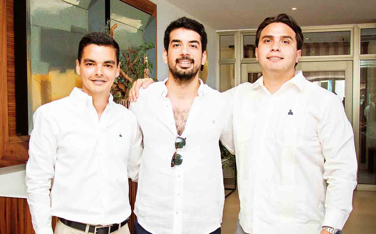ERNESTO PURON , JORGE NADER Y SANTIAGO HANDALL nos regalaron sus mejores sonrisas