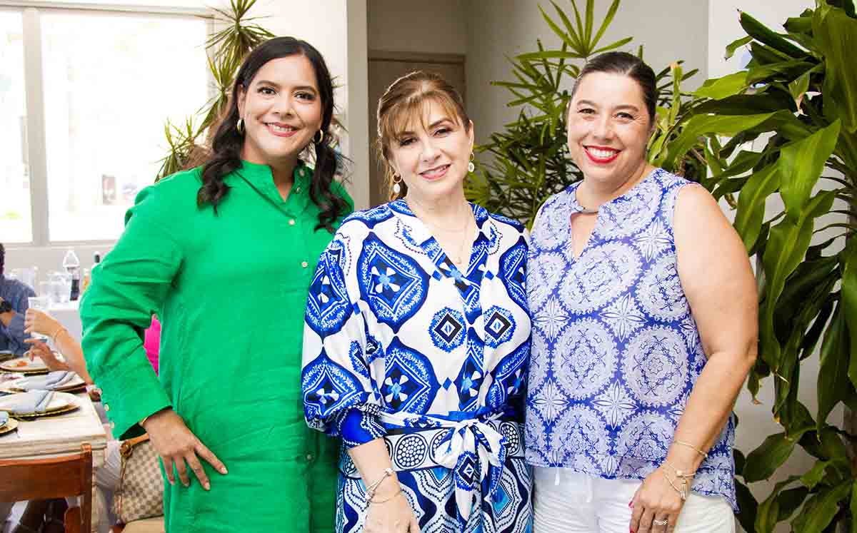 GABRIELA LEAL Y ROCHI MACÍAS con sus mejores outfits en el bautizo de NICOLÁS GARCÍA
