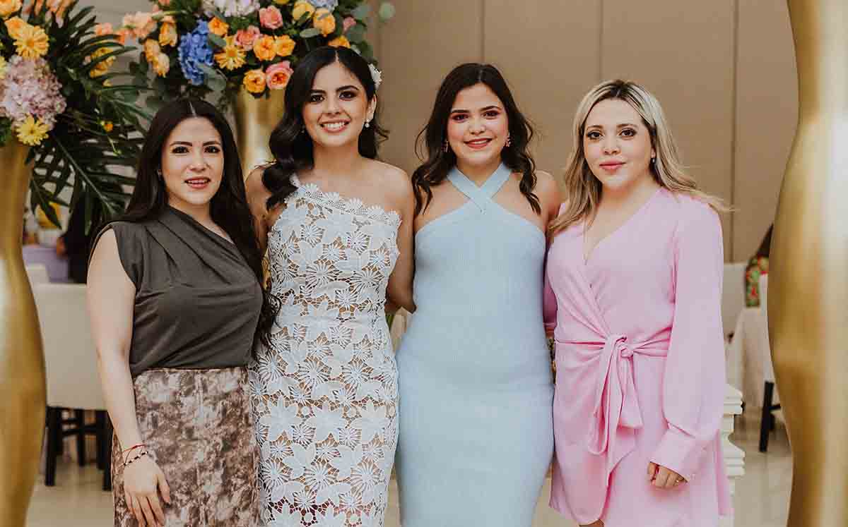 COTY PÉREZ, MARÍA FERNANDA RODRÍGUEZ, FRIDA PÉREZ Y CRISEL PÉREZ posaron con sus mejores outfits