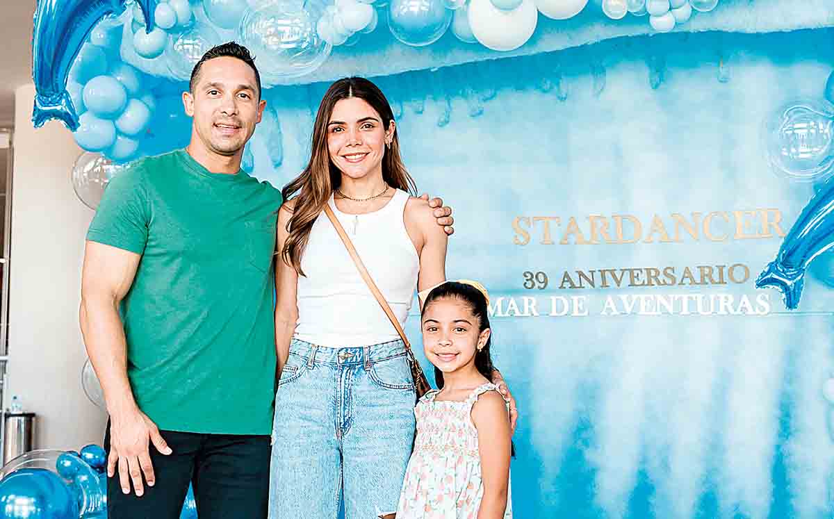 ALLAN TURRUBIATES, BÁRBARA HERRERA Y VICTORIA TURRUBIATES presentes en Un Mar de Aventuras de Stardancer