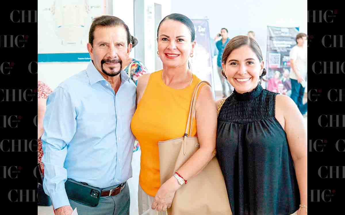 JAVIER LARRAGA, MARICELA DE LARRAGA Y DIANA LARRAGA presentes en la Expo Tampico