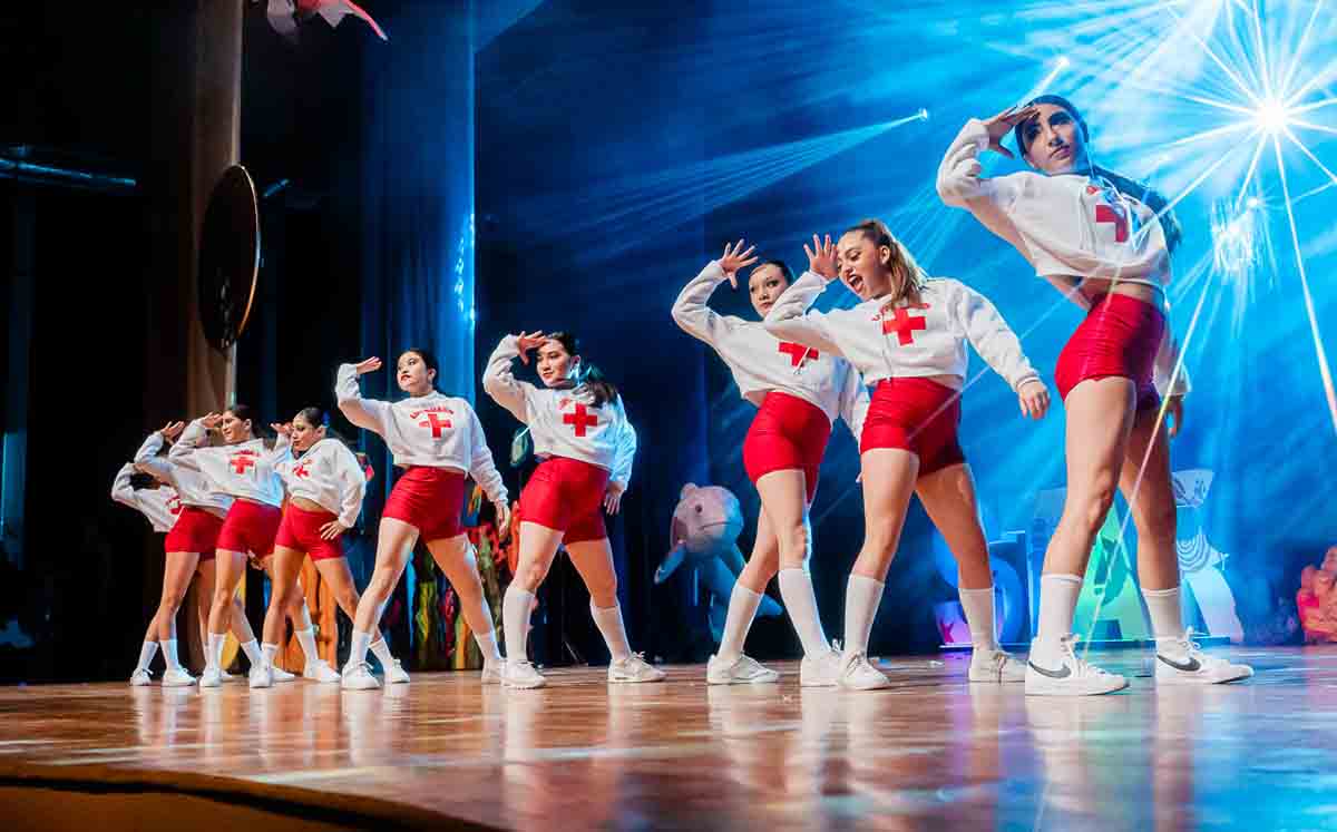 Elenco de STARDANCER