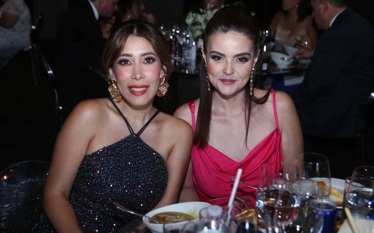 Daniela Cárdenas y Sheila Canales