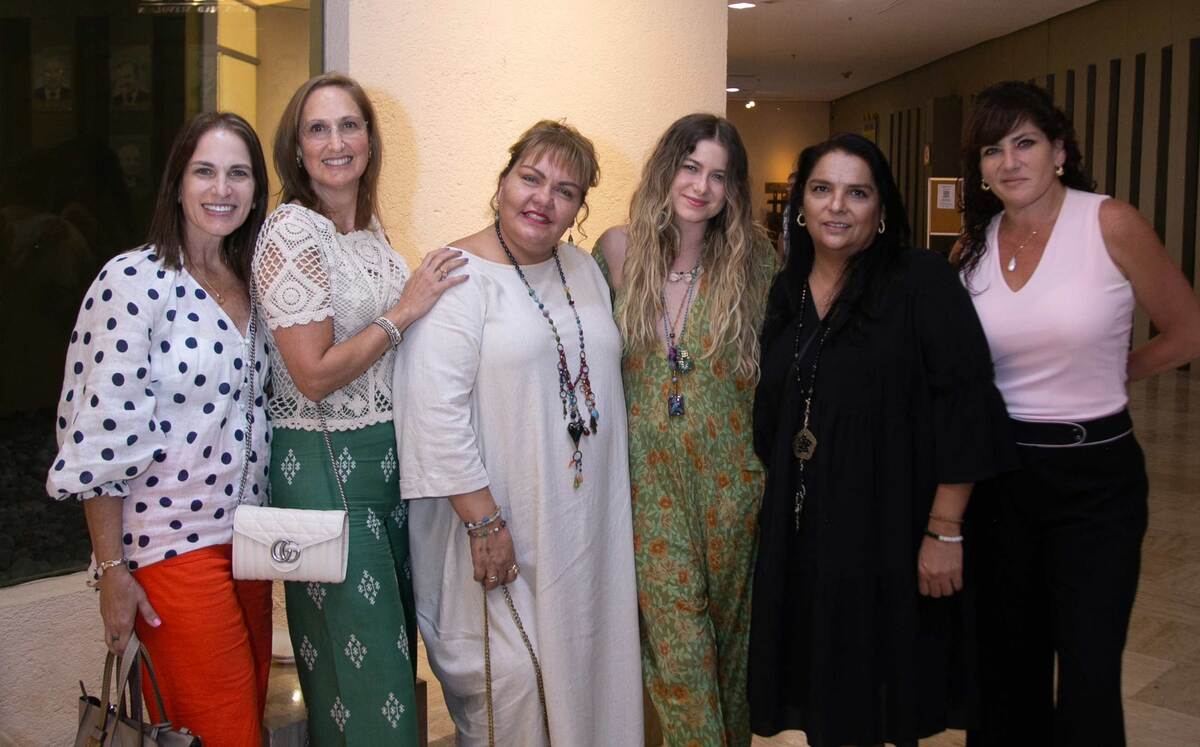 Dina Goldberg, Chachi Garza, Norma Villanueva, Sofía Reyes, Diana Caro y Susana Ballí