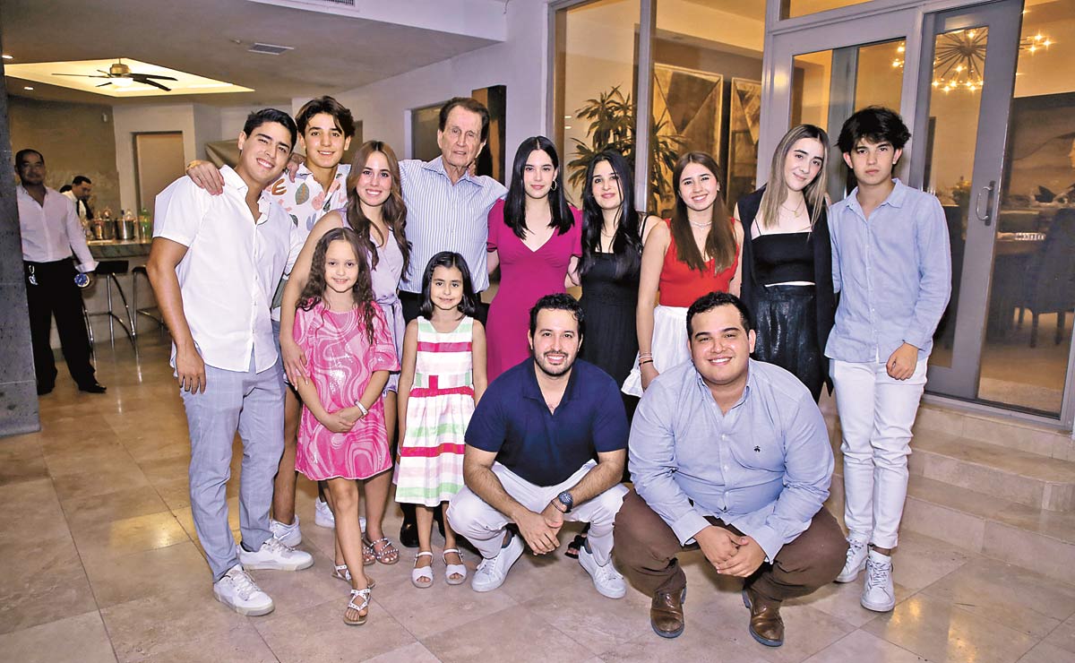 El festejado junto a su familia