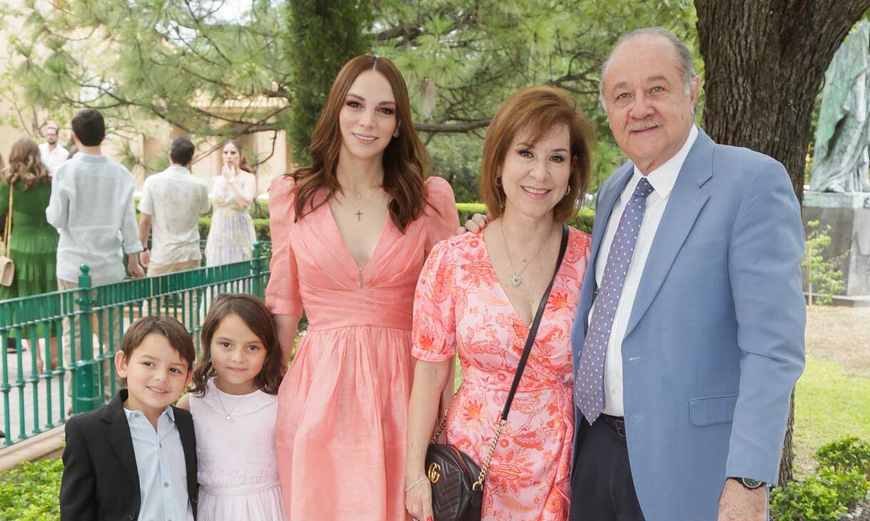 Miguel Ángel Flores, María Flores, Yinel Fasci de Flores, Ofelia Treviño de Navarro y Javier Navarro