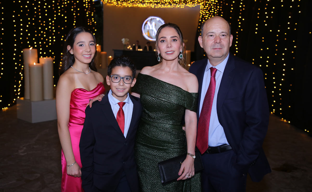María José, Juan Carlos, Ana Cristina y Juan Carlos