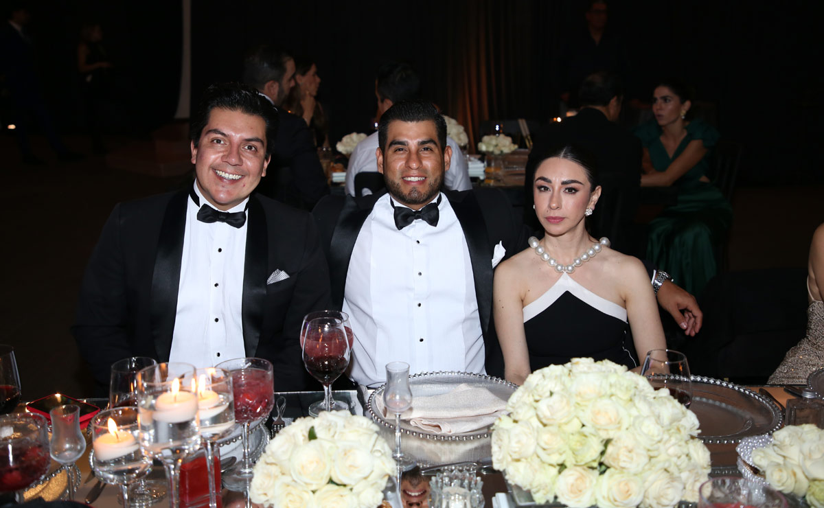Memo, Félix y Mariana