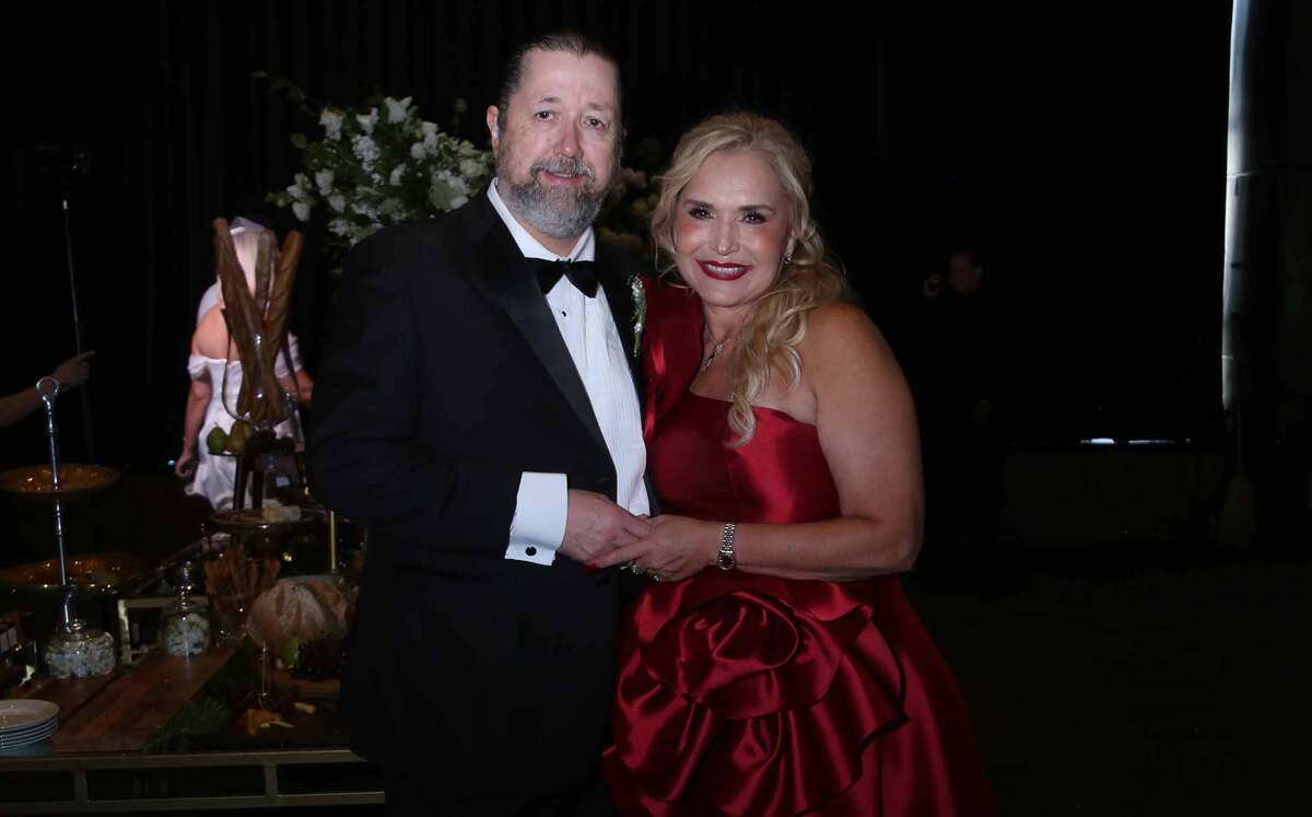 Papás del novio. Enrique De la Garza y Roxana de De la Garza
