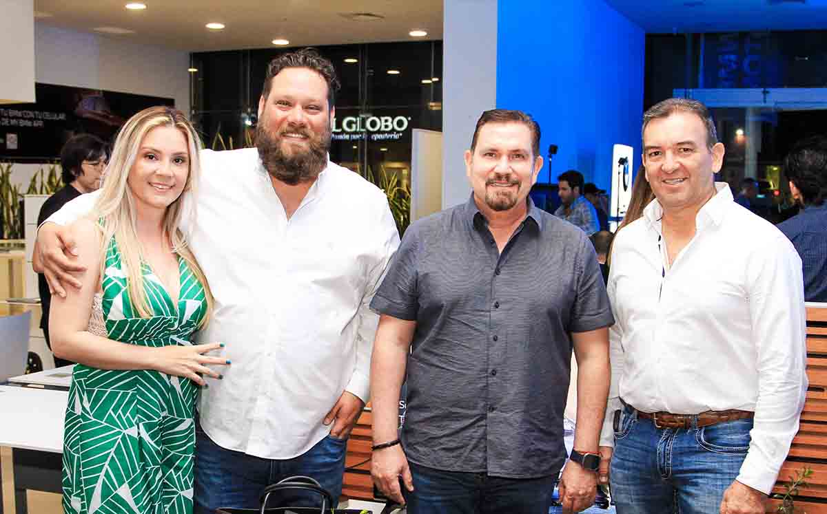 CLAUDIA MARTÍNEZ, GERADO RIVERA, JOSÉ MORENO Y FERNANDO SALAZAR