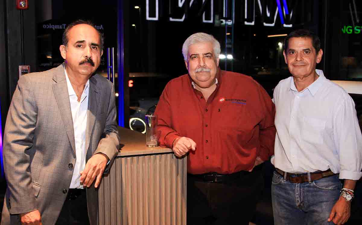 JJORGE SALINAS, RICARDO ACOSTA Y PEPÉ SANTIAGO