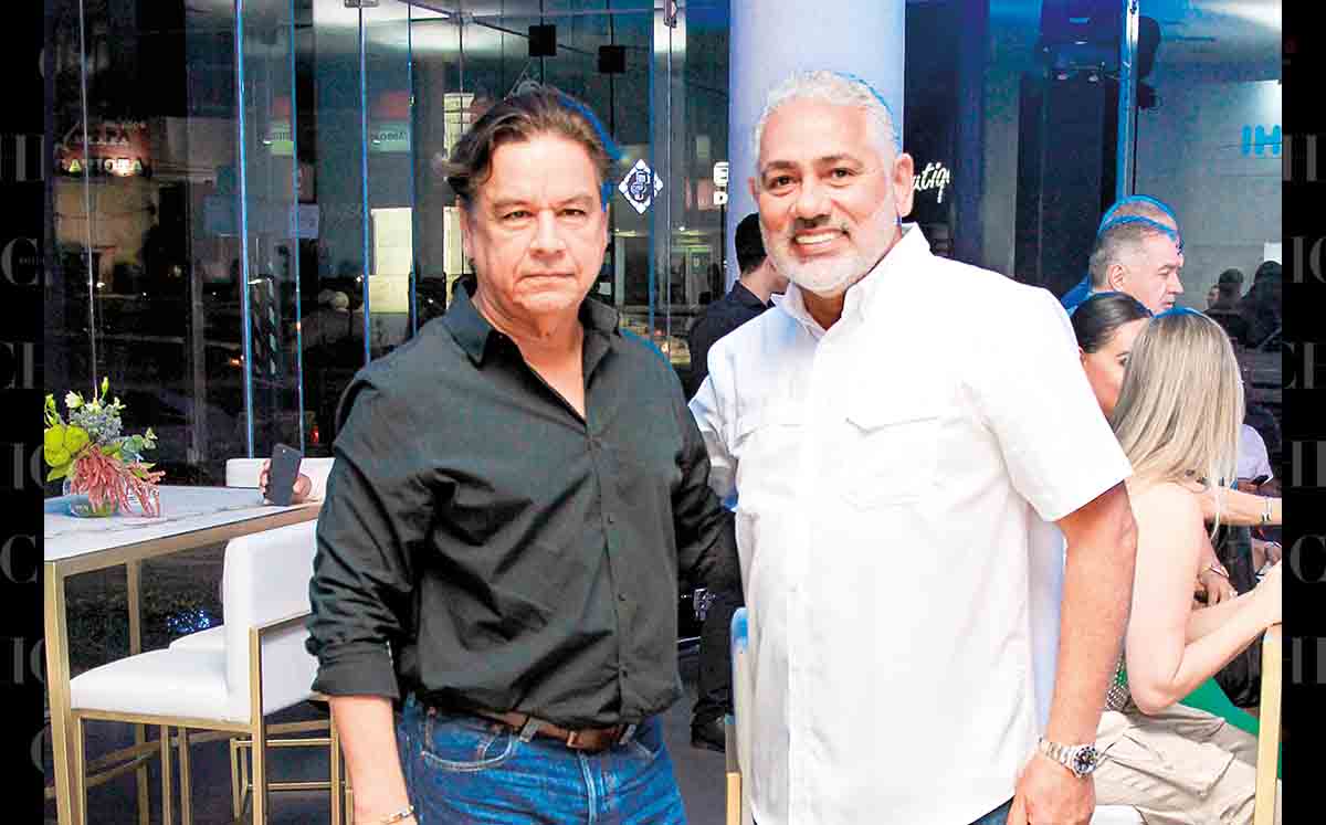 VALENTIN GUEVARA Y LUIS TURRUBIATES estuvieron presentes en la inauguración de BMW