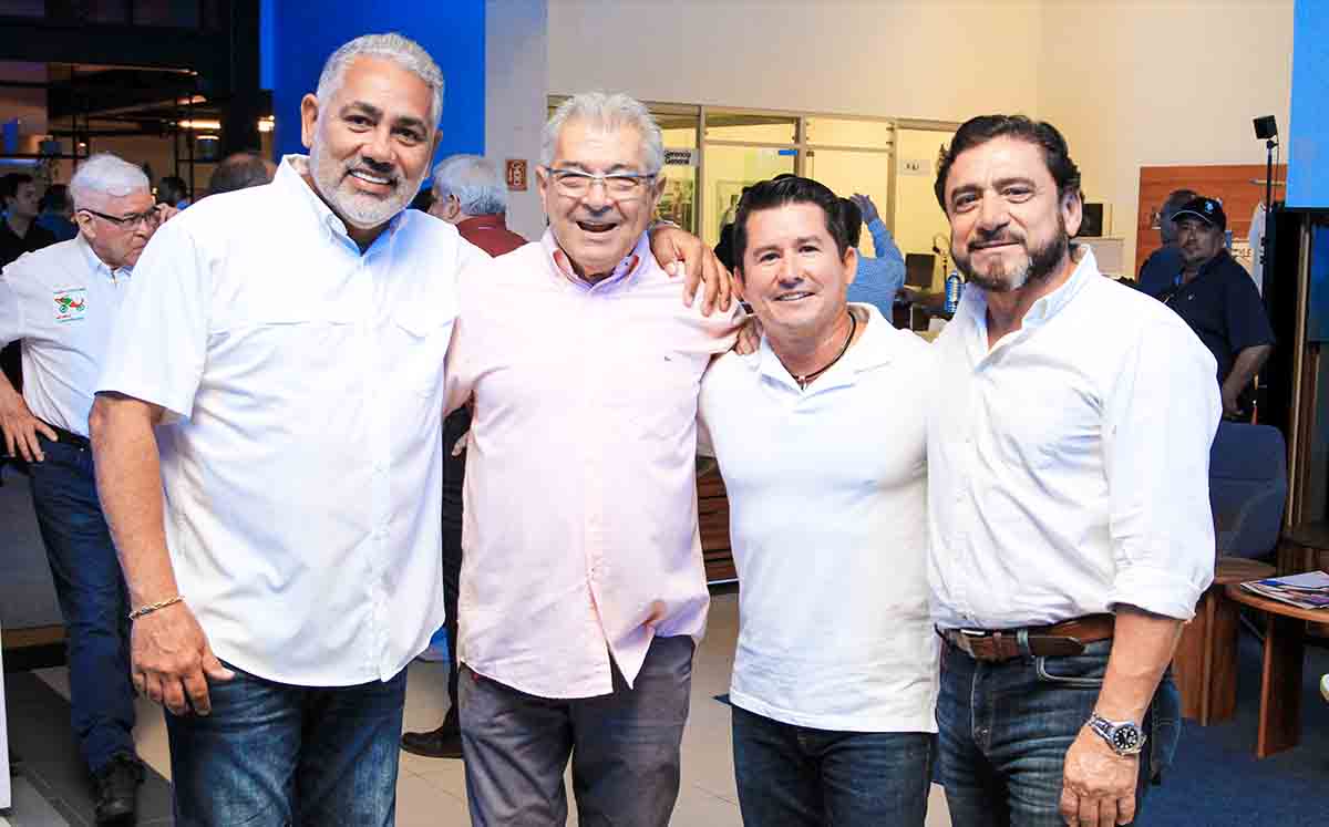 LUIS TURRUBIATES, GABRIEL HERNÁNDEZ, ISAIAS SÁNCHEZ Y MEMO GUERRA
