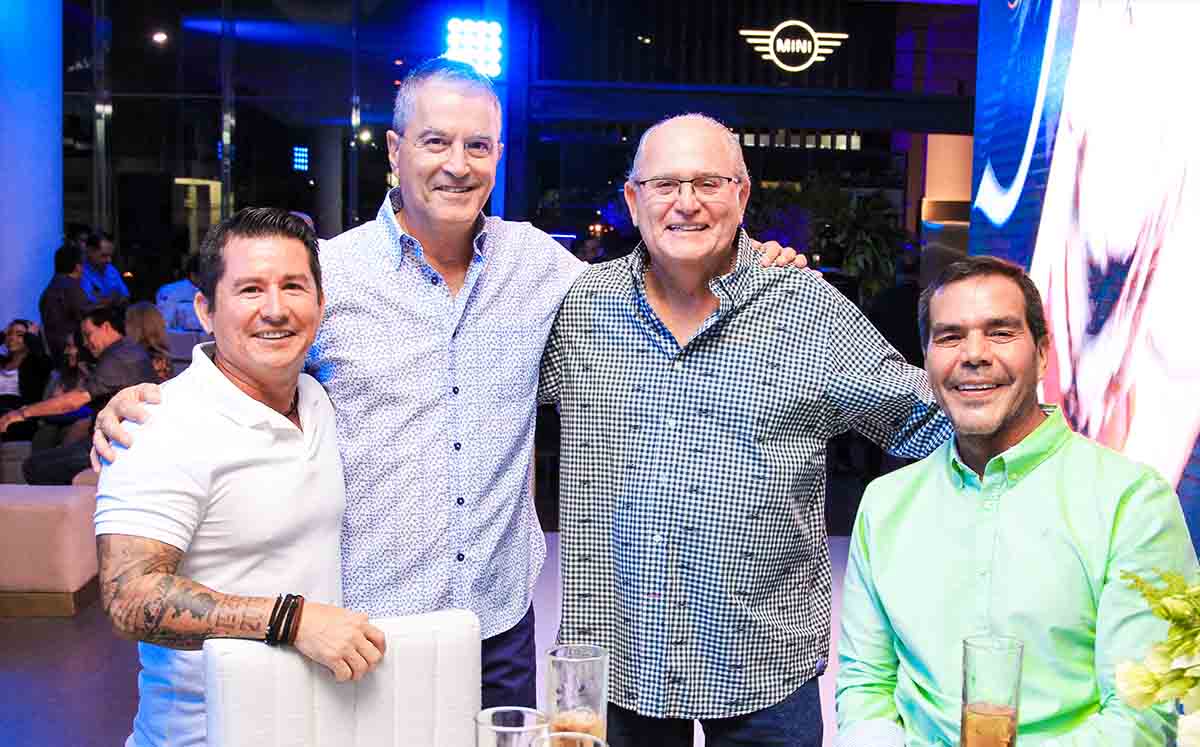 ARNOLDO CASTILLO, ARTURO SILLER, CARLOS NAVA Y FERNANDO GUITIÉRREZ
