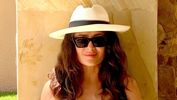 Salma Hayek redefine la moda playera con traje de baño | Foto (Instagram)