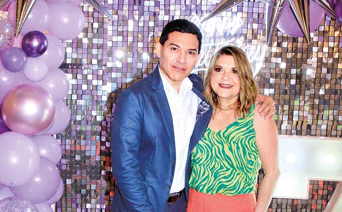 FRANCISCO GONZÁLEZ Y GABY VARGAS