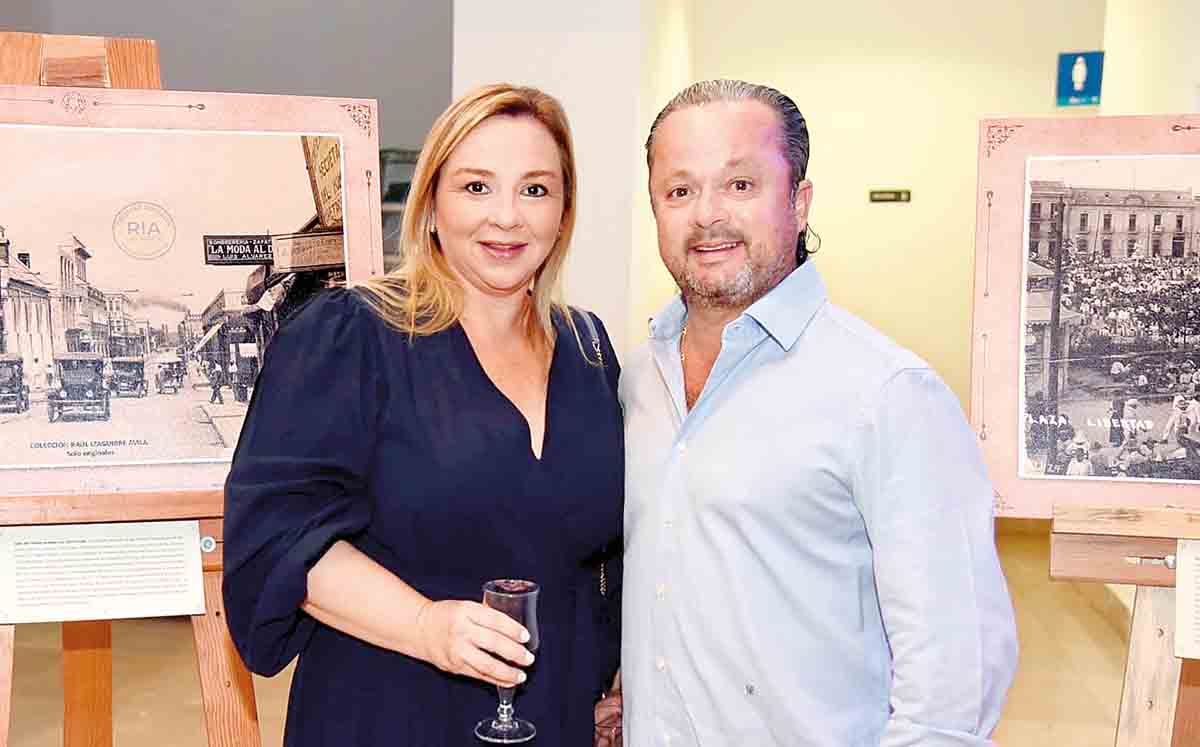 MELA MOSES Y ENRIQUE MEZA disfrutaron de la exposición Instantes Distantes