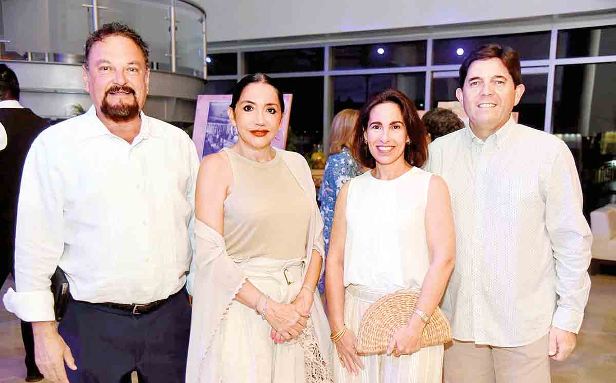 CARLOS DE LA ROSA, MARISELA RUBALCAVA, VERO CUADRA Y JOSÉ LUIS ORNELAS nos regalaron sus mejores sonrisas en la Expo Tampico