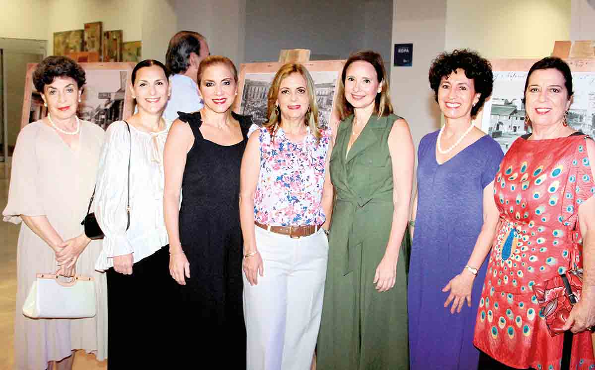 PATRICIA MARON, JAQUELINE FERES, YOLANDA FERES, AIDA FERES, MARY PILY GONZÁLEZ, LAURA LANDU Y ELVIA HOLGUERA presentes en la Expo Tampico