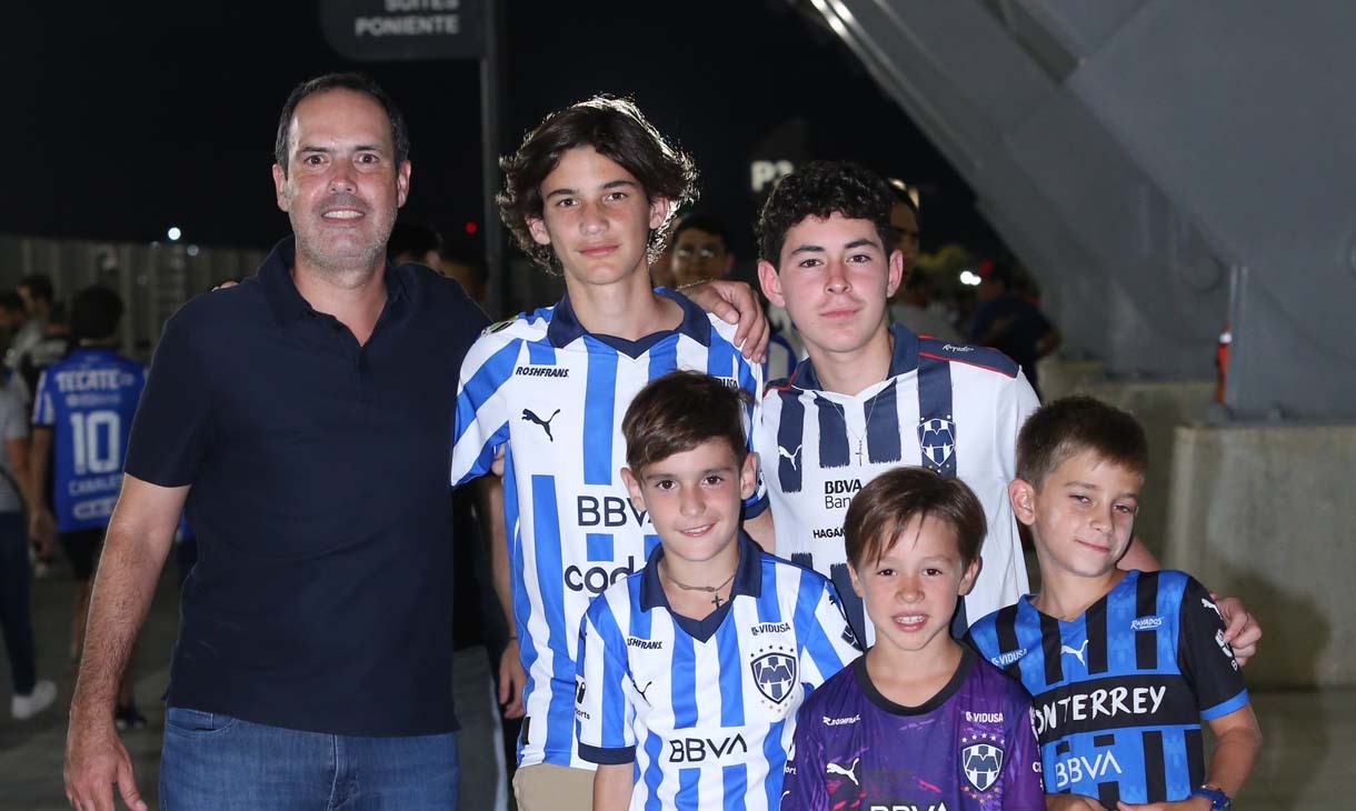 Rodrigo Treviño, Rodrigo Treviño, Oscar Martínez, Diego Treviño, Pablo del Río y Mau Maldonado