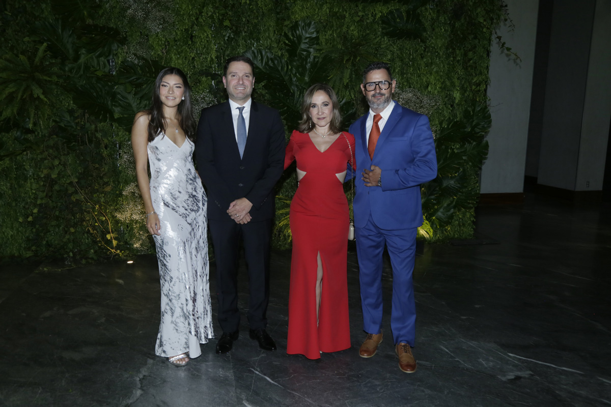 Pamela Villarreal, Marcelo Villarreal, Diana Villarreal y Jorge Castro