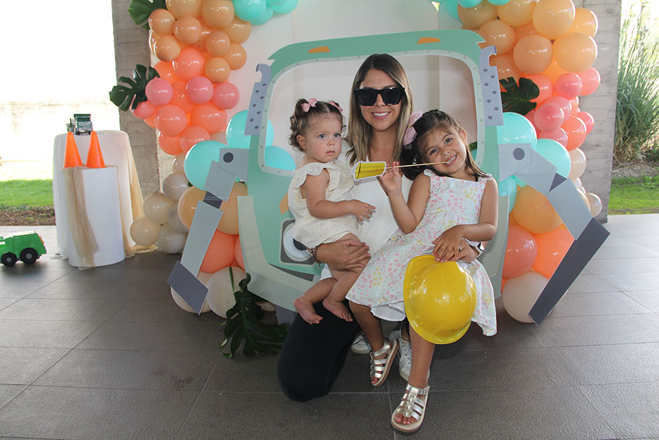 Susy Espinosa de los Monteros, Emilia Aguilar y Regina Aguilar