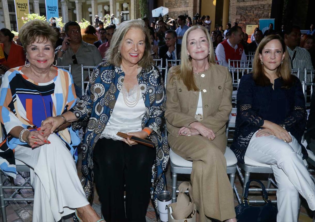 Viri Sonborsten, Liliana Melo de Sada, Barbara Herrera y Lorenza Herrera de Ballesteros