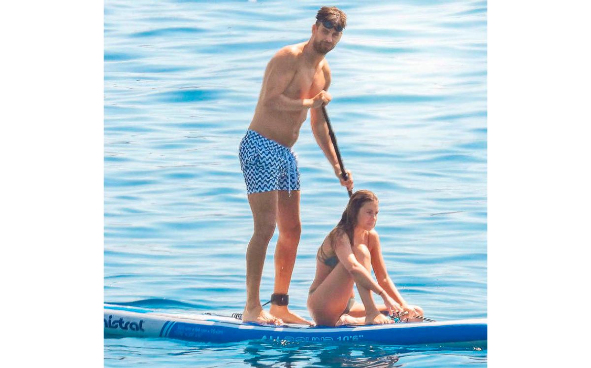 Piqué y su familia van de vacaciones a Croacia con Clara Chía (Twitter)