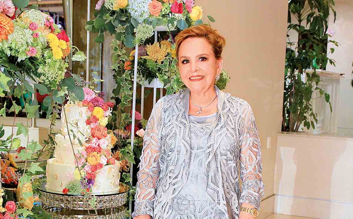 BERTHA DE GUEVARA festejó su cumpleaños en el Deportivo Español
