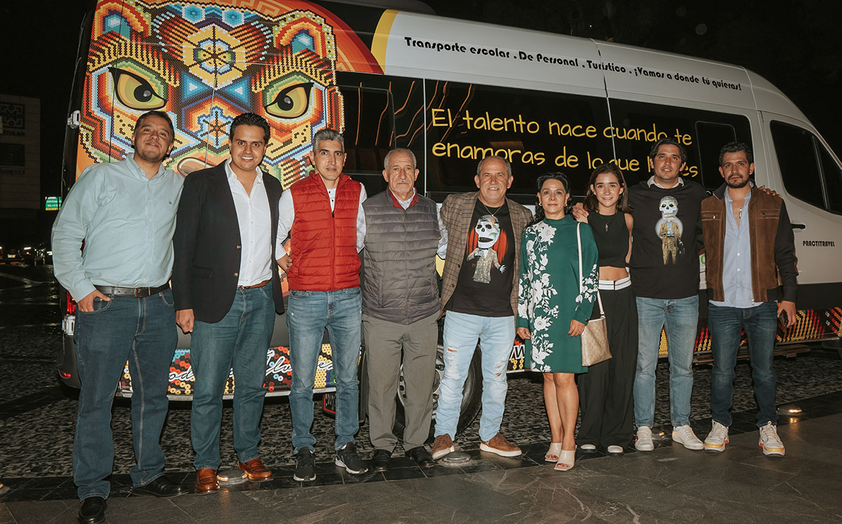 Durante el evento también se develó camioneta de Trosten