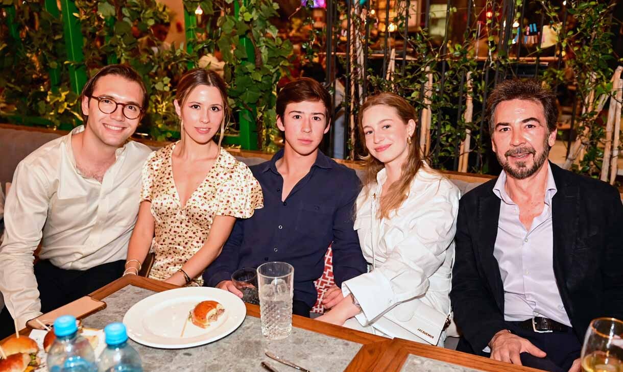 Roberto Clariond, Milena Garza,  David Garza, Cata Santos y Eudelio Garza