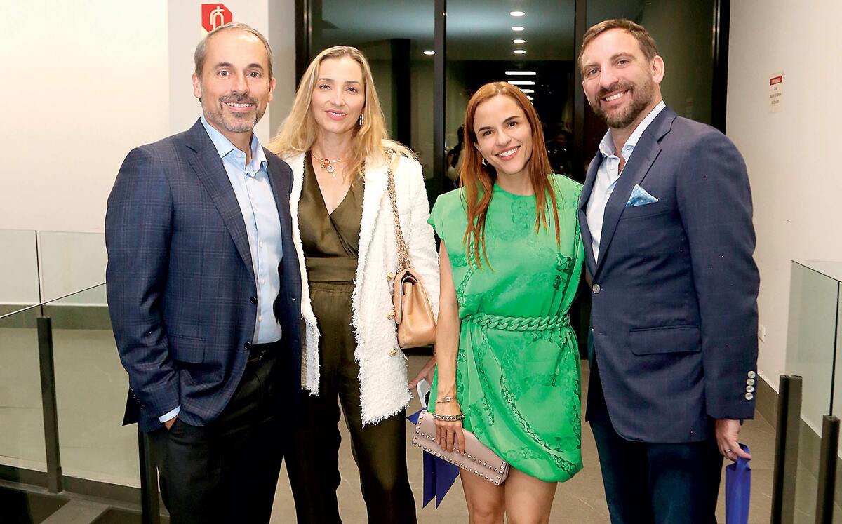 Federico Clariond, Verónica Rodríguez de Clariond, Vivianne Clariond y Luca Piccolo