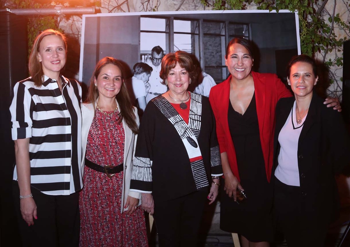 Jeannie Kukutschka, Érika Calles, Sofía Leticia Morales, Jéssica Arteaga y Jéssica Contreras