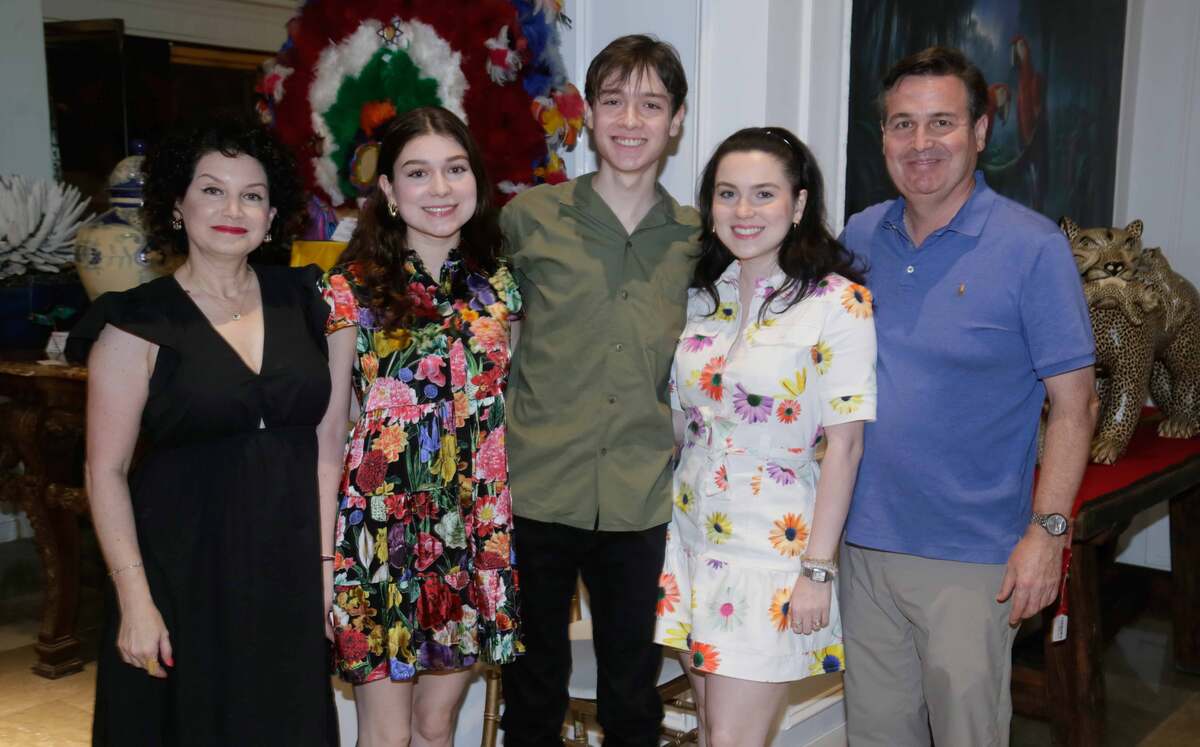 Lupita Treviño de Albuerne, Marina Albuerne, Emiliano Albuerne, Lupita Albuerne y Miguel Albuerne