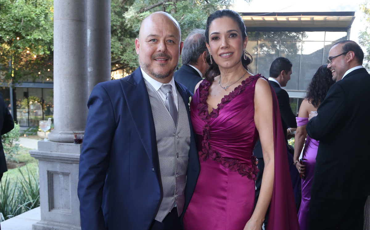 PAPÁS DE LA NOVIA. Juan Carlos Alanís y Claudia Adame de Alanís / Foto: Roberto Alvarado