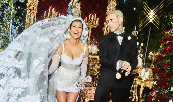 Kourtney Kardashian adopta el apellido de Travis Barker