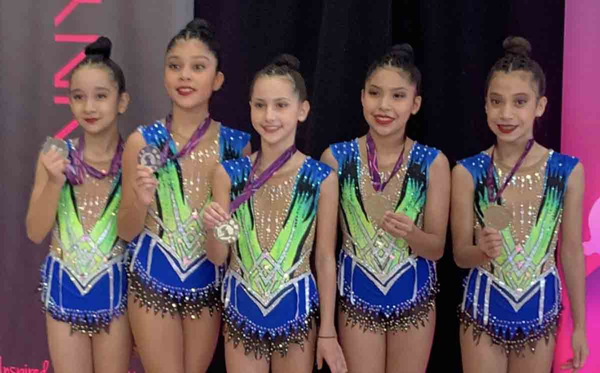 Pequeñas gimnastas en el Campeonato Nacional Elite de Gimnasia Rítmica