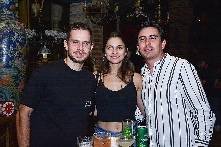 Alejandro Sala, Jenny Álvarez y Alan Almeida