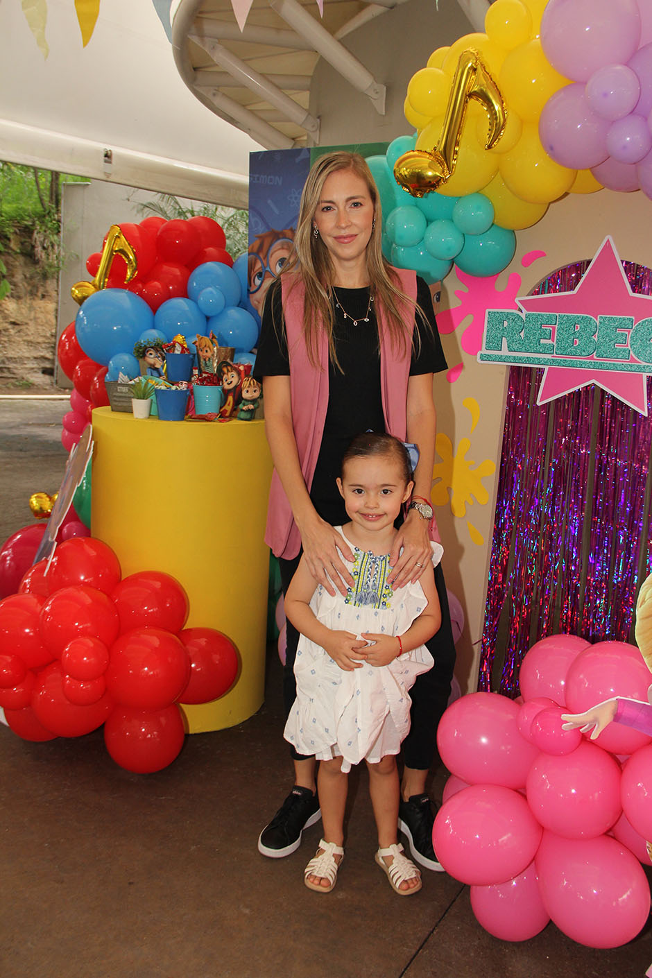 Alexandra Navarro y Alexa Gómez