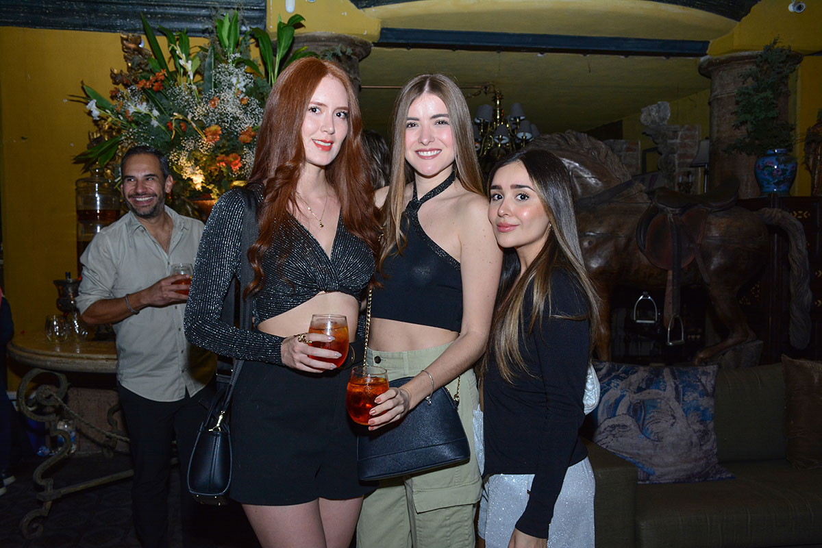 01 Chris Brambila , Ana Isabel Hernández y Giovanna Grasso