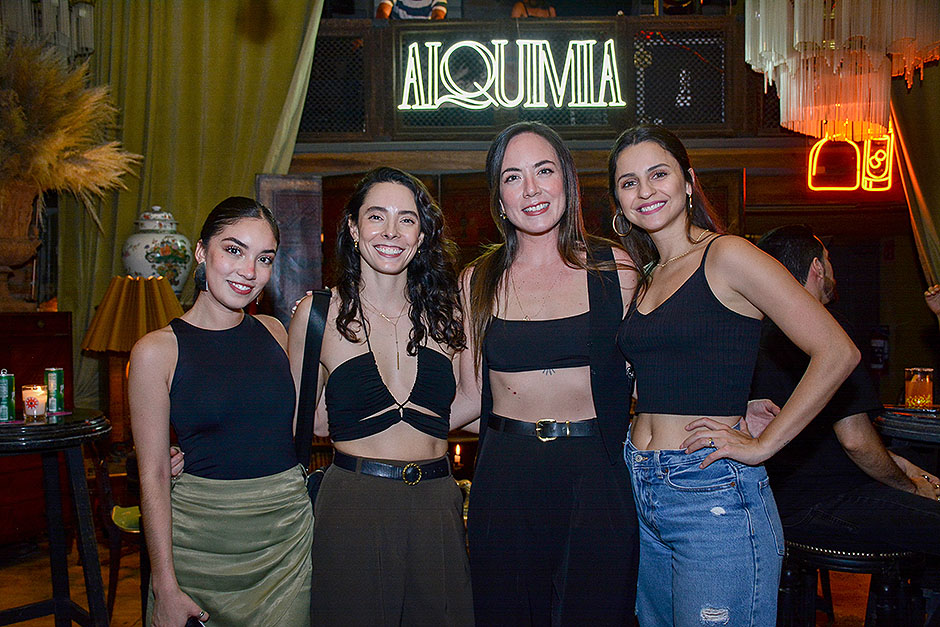 Marifer Heredia, Alejandra Tovar, Estefanía Rivera y Jenny Álvarez