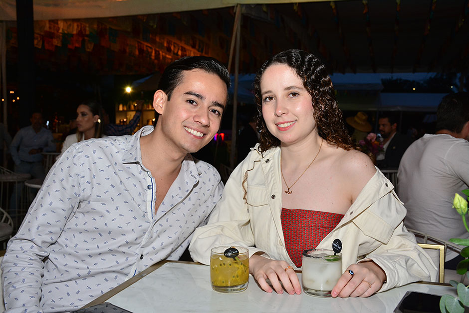 Miguel Mayorga  y Rosa Buenrostro