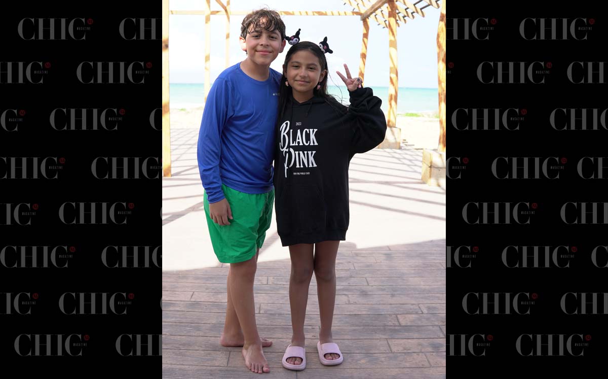 DIEGO RIVERA Y NINA RIVERA felices en el Club de  Playa Caracoles